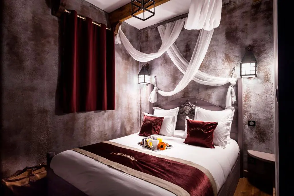 Chambre double dans la suite pour 4 personnes à l'hôtel Cap Pirate