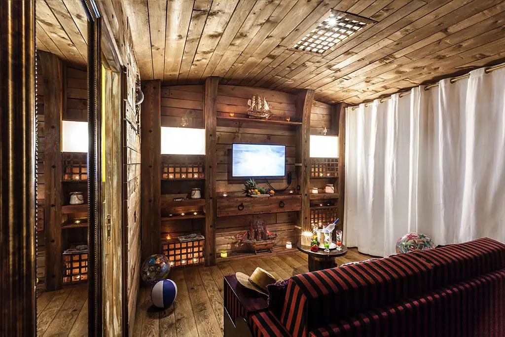 Intérieur d'une suite pour 4 personnes à l'hôtel Pirate
